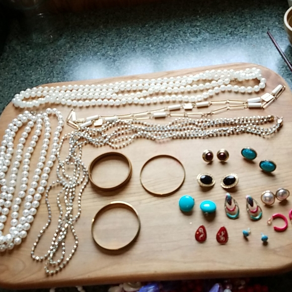 Basket With Jewelry Vintage - Picture 2 of 8